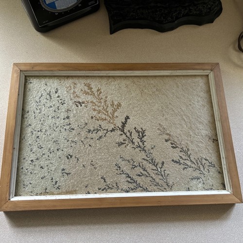 Framed natural manganese oxide